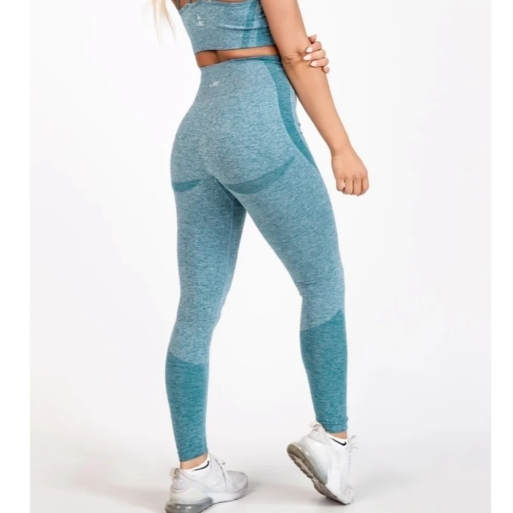 LAKI Active VALKYRIE Seamless Legging Sz M Dusk‎
